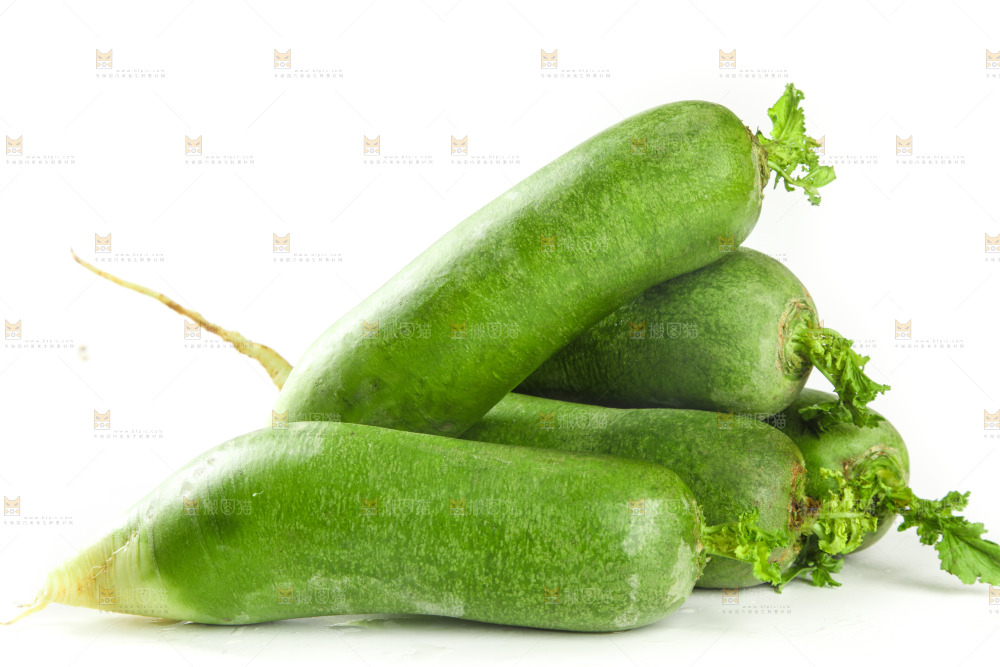 白底上的水果萝卜