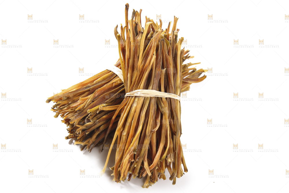 白底上摆放的黄花菜