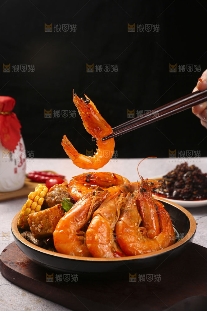深底上的干锅大虾