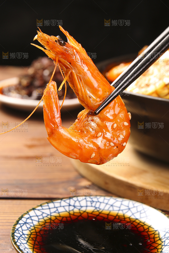 深底上的干锅大虾