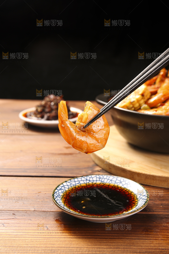深底上的干锅大虾