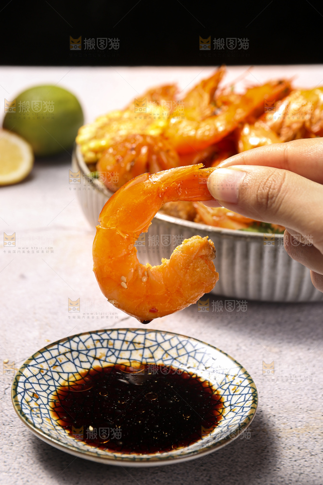 深底上的干锅大虾
