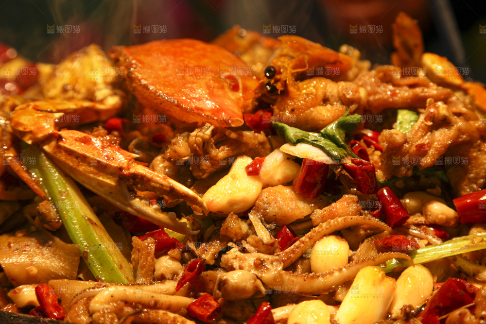 深底上的香辣肉蟹煲