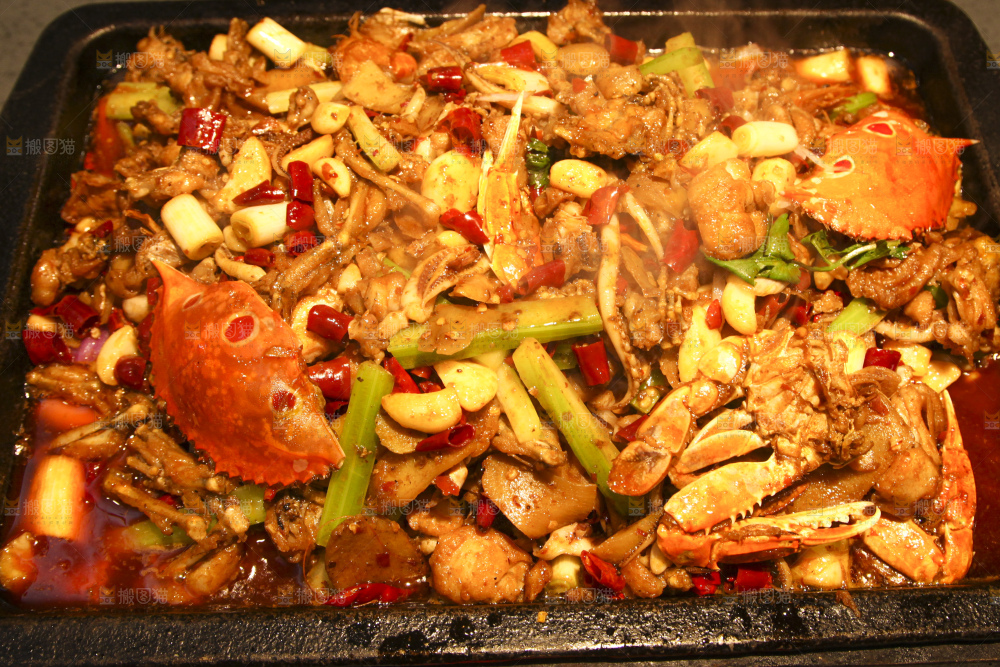 深底上的香辣肉蟹煲