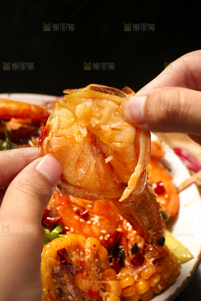 深底上的干锅大虾