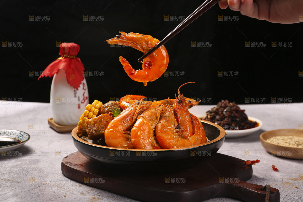 深底上的干锅大虾