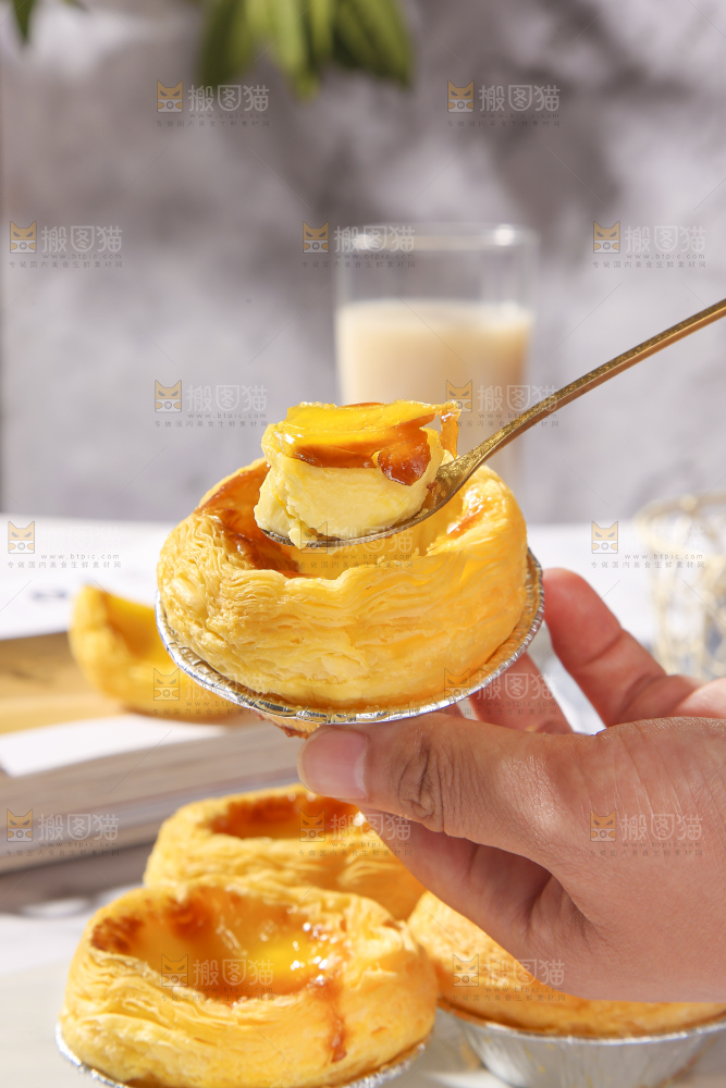 浅底上的葡式蛋挞