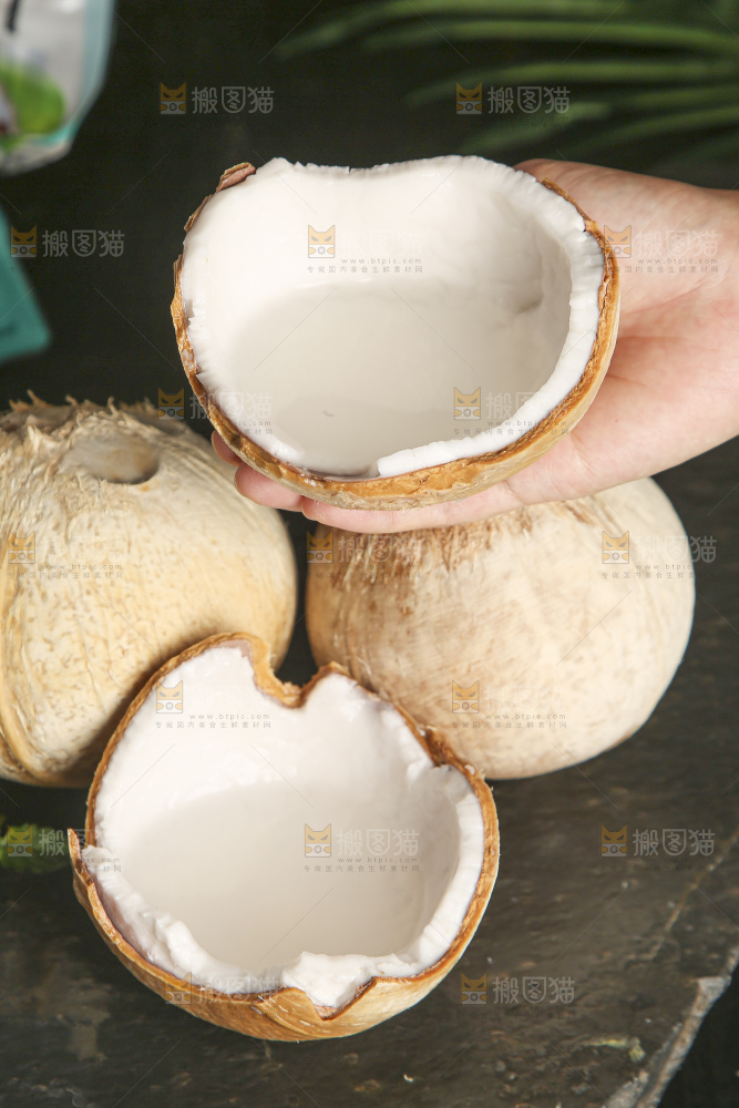 深底上的泰国进口烤椰