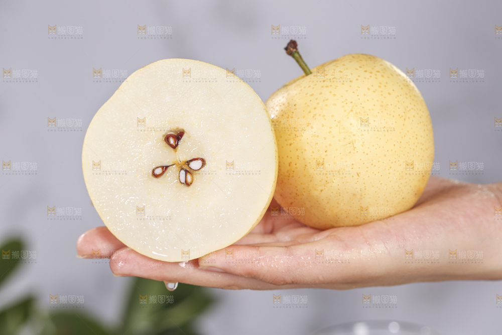 浅底上的皇冠梨