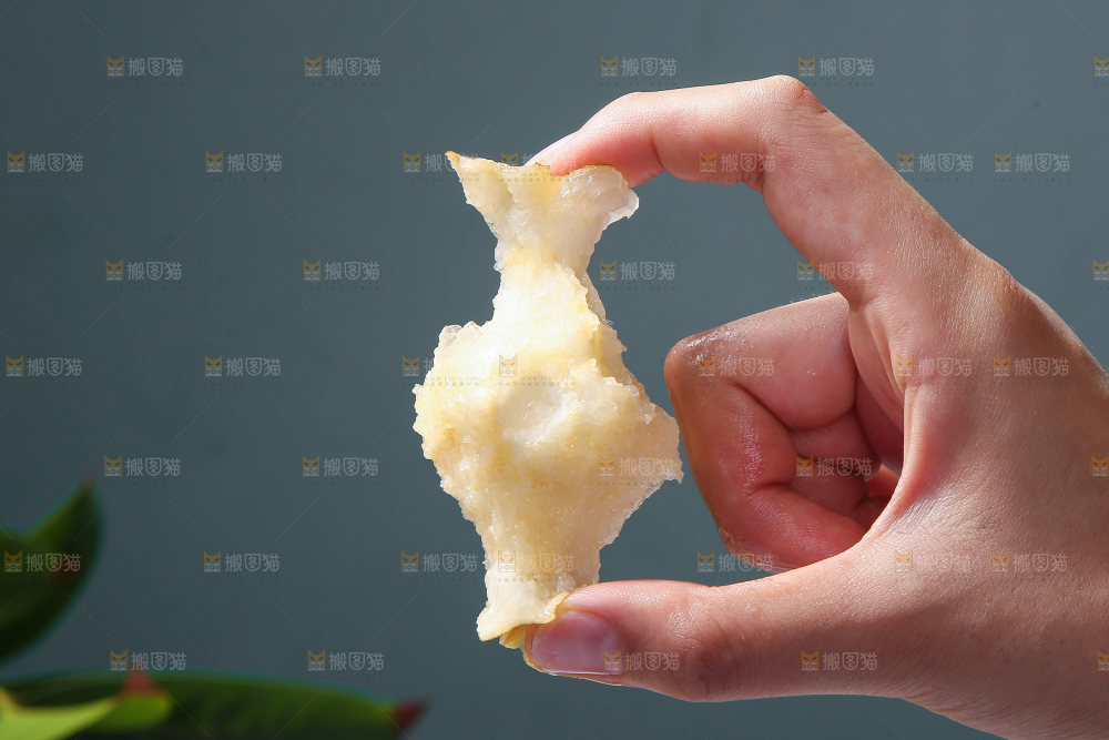 深底上放着的秋月梨