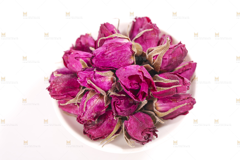 白底上的玫瑰花干