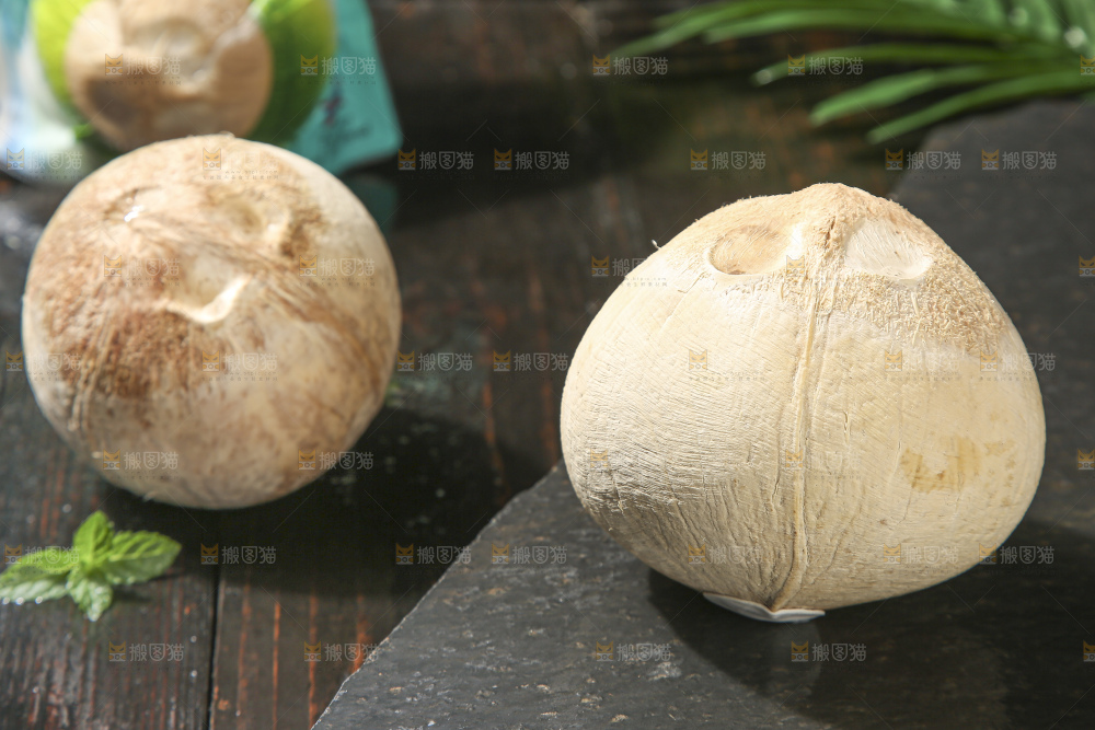 深底上的泰国进口烤椰