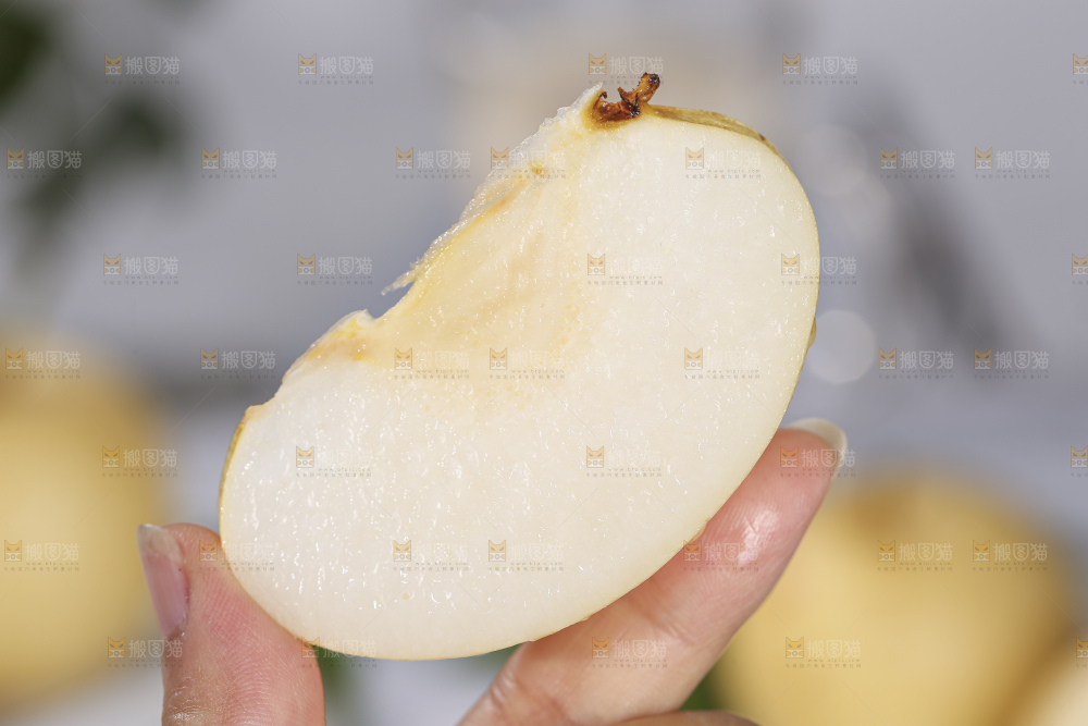 浅底上的皇冠梨