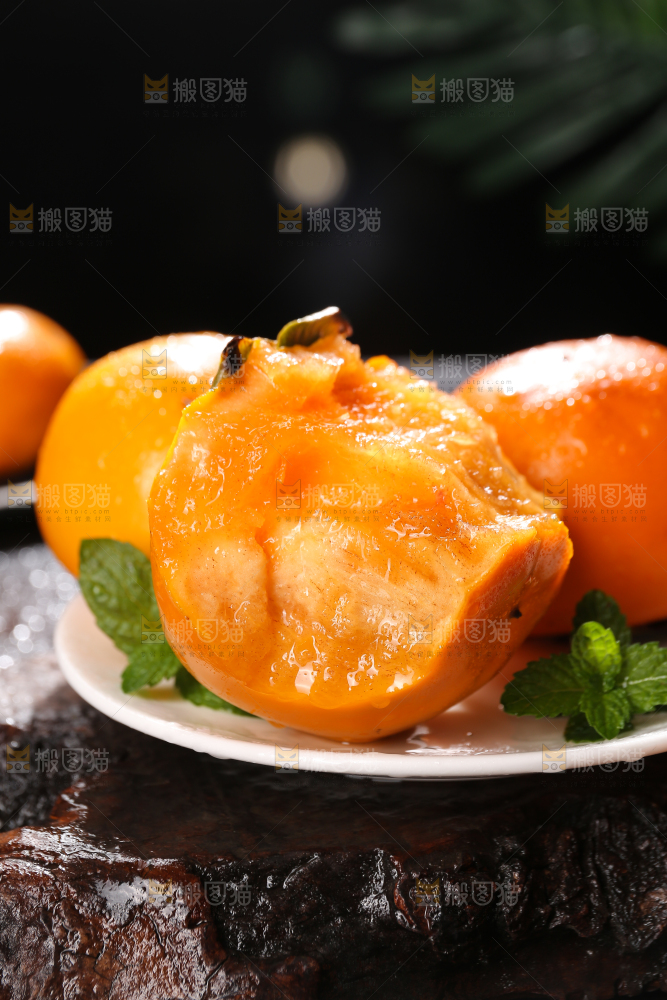 深底上的巧克力脆柿