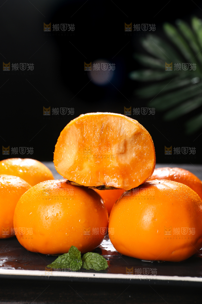 深底上的巧克力脆柿