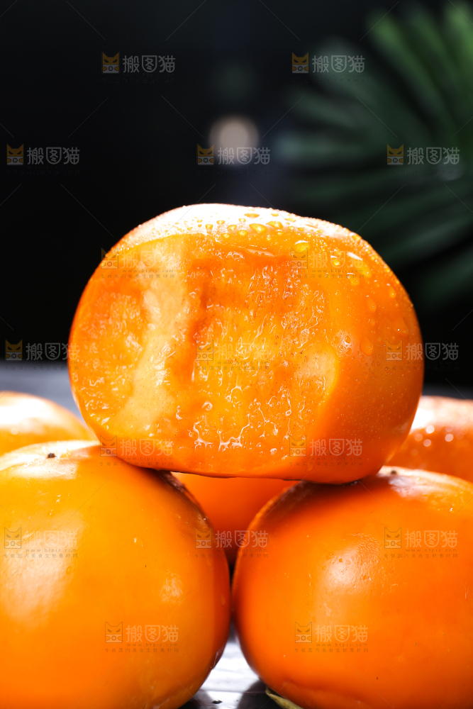 深底上的巧克力脆柿