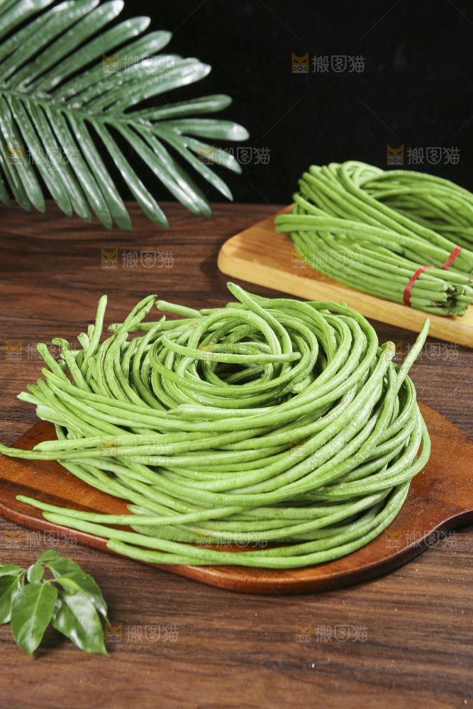 木底上的长豆角