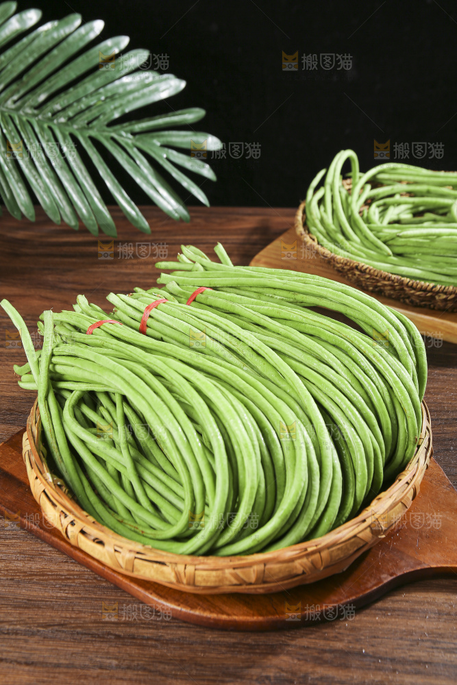 木底上的鲜嫩长豆角