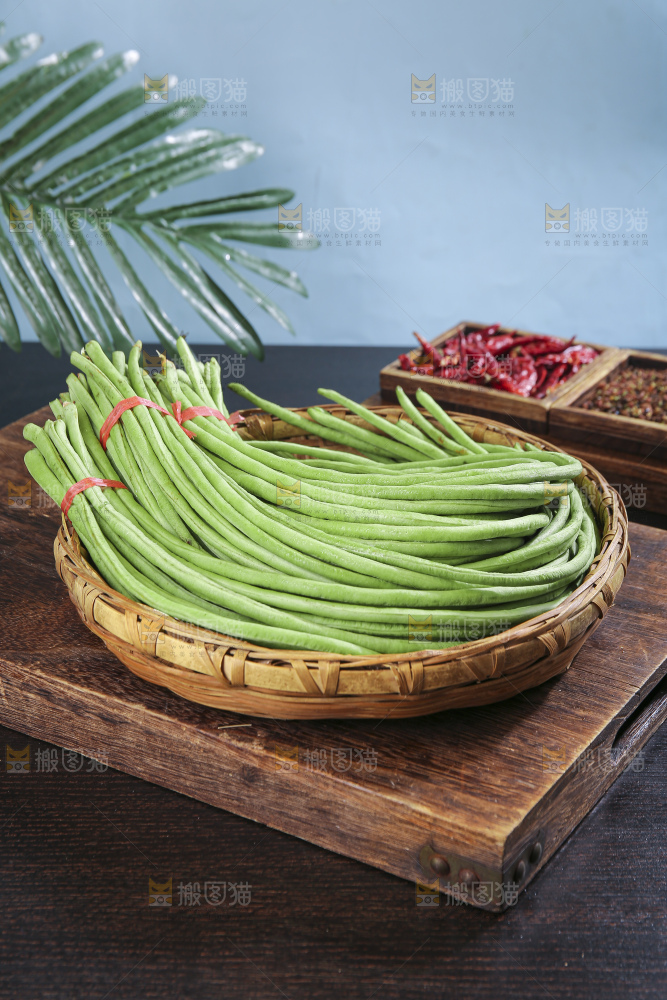木底上的山东鲜长豆角
