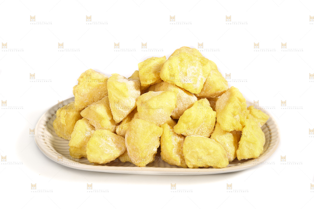 白底上的锅巴土豆