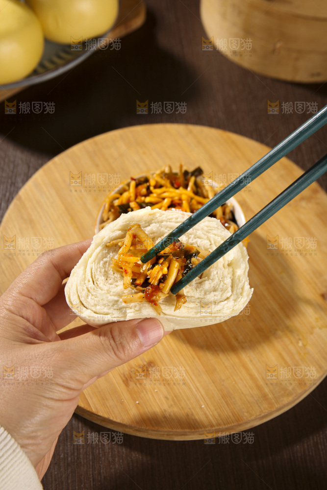 深底上的白面馒头