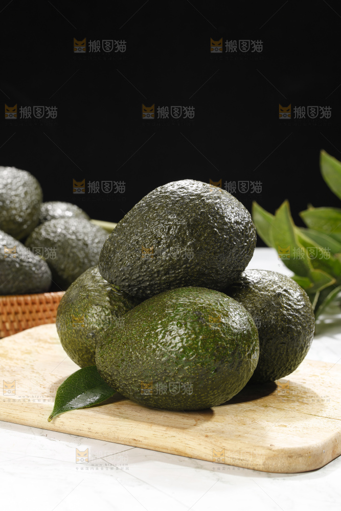 浅底上的牛油果