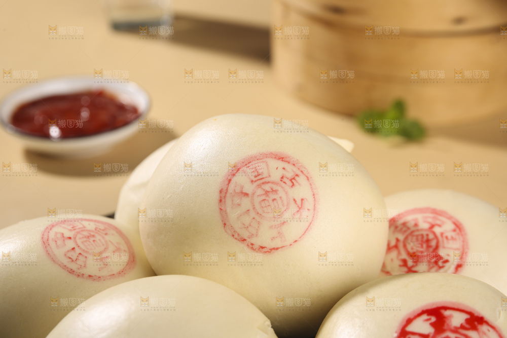 浅底上的白面馒头