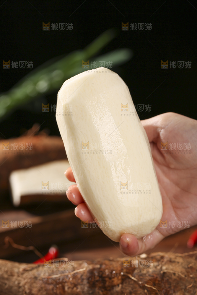 深底上放着灵芝山药