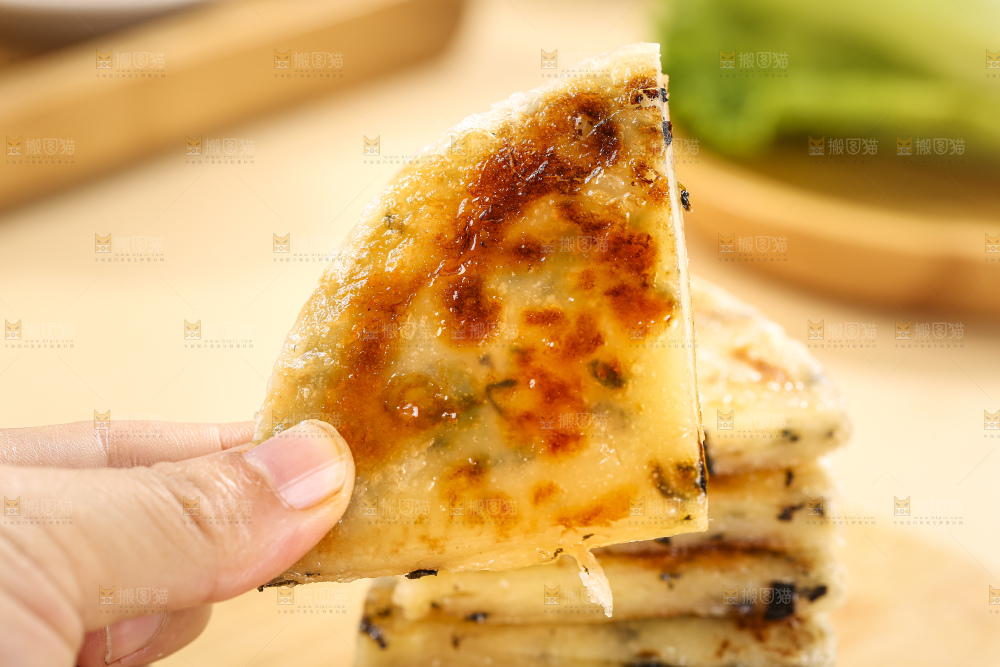 浅底上的梅干菜饼