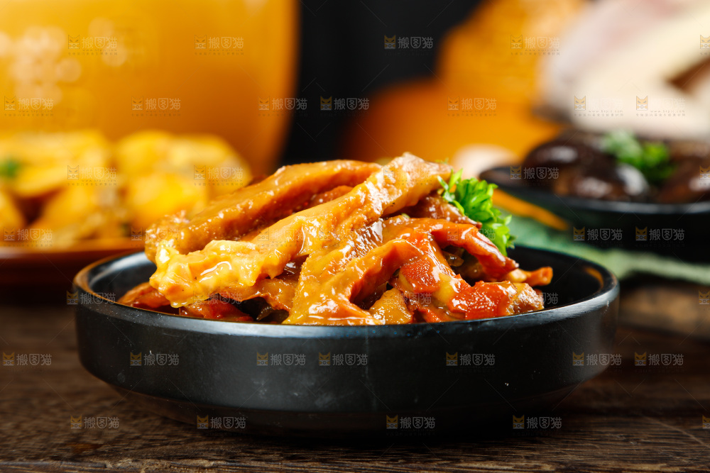 深底上的佛跳墙食材