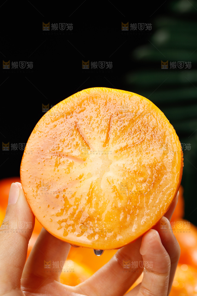 深底上的巧克力脆柿