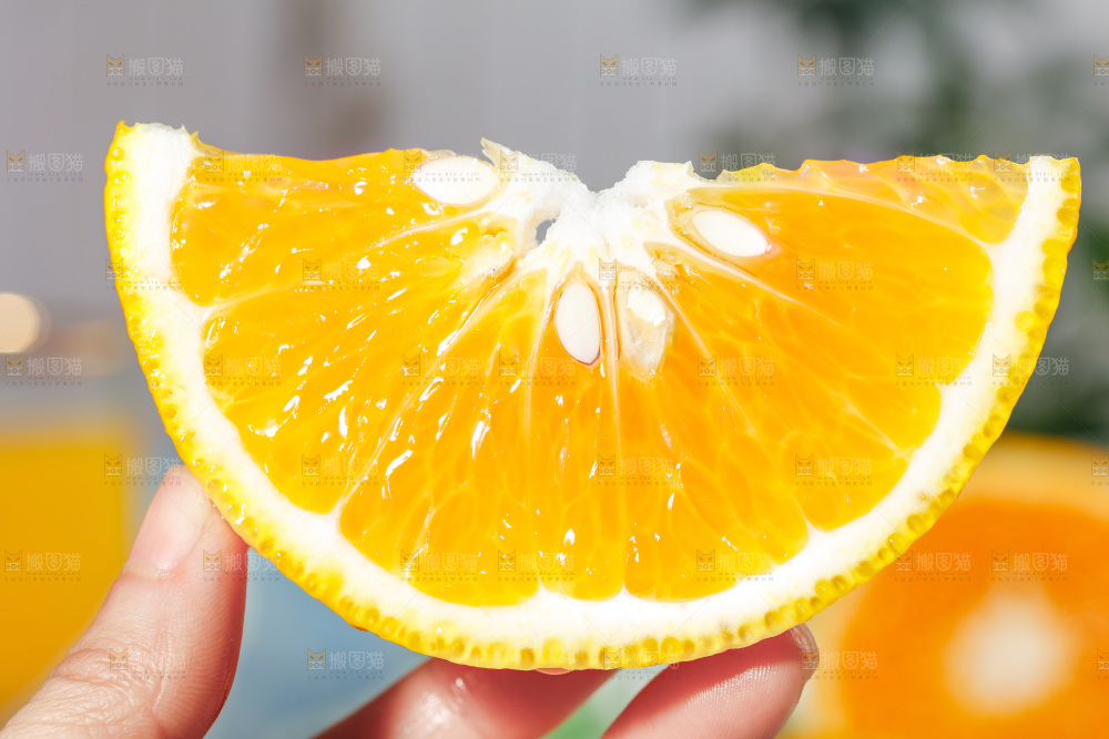 浅底上的橘柚