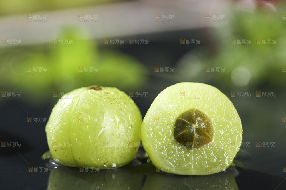 深底上的油甘果