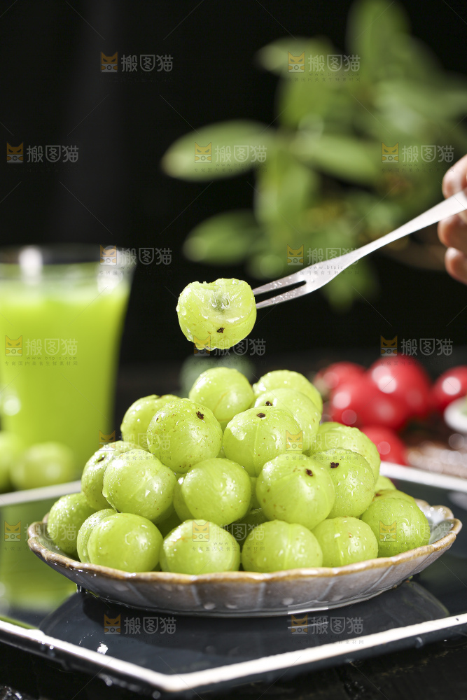 深底上的油甘果