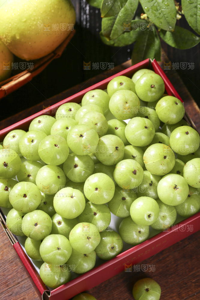 深底上的油甘果