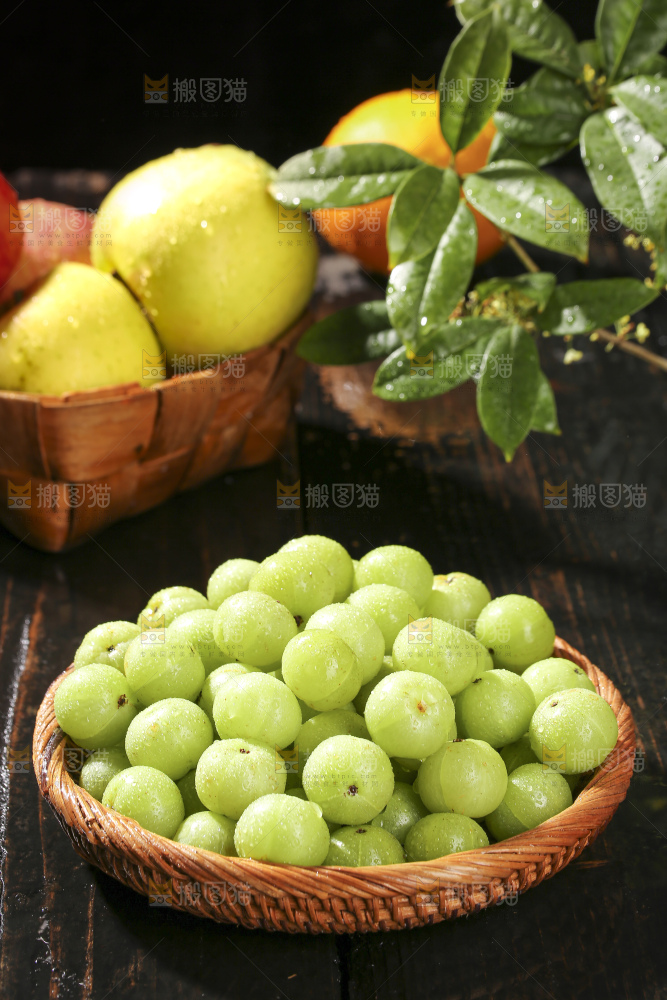 深底上的油甘果