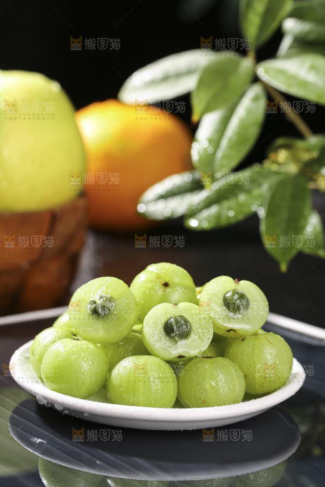 深底上的油甘果