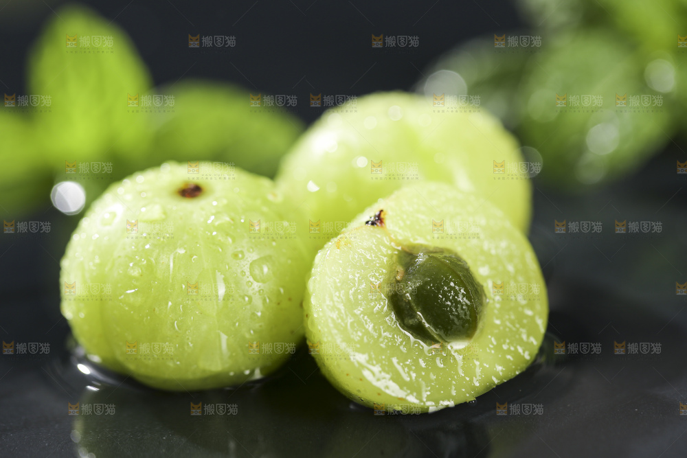 深底上的油甘果