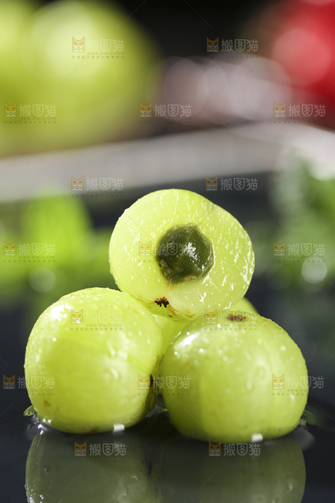 深底上的油甘果
