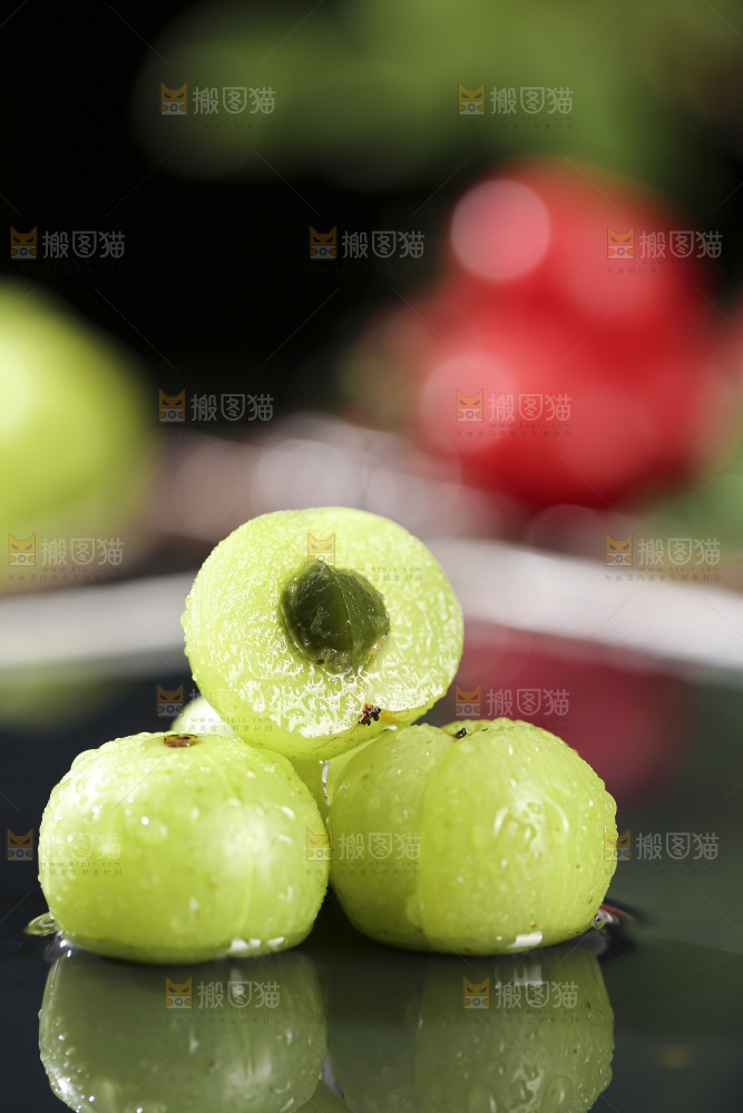 深底上的油甘果
