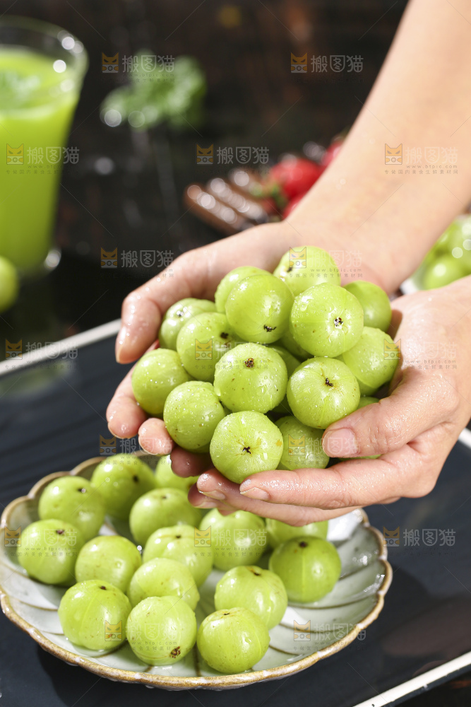 深底上的油甘果