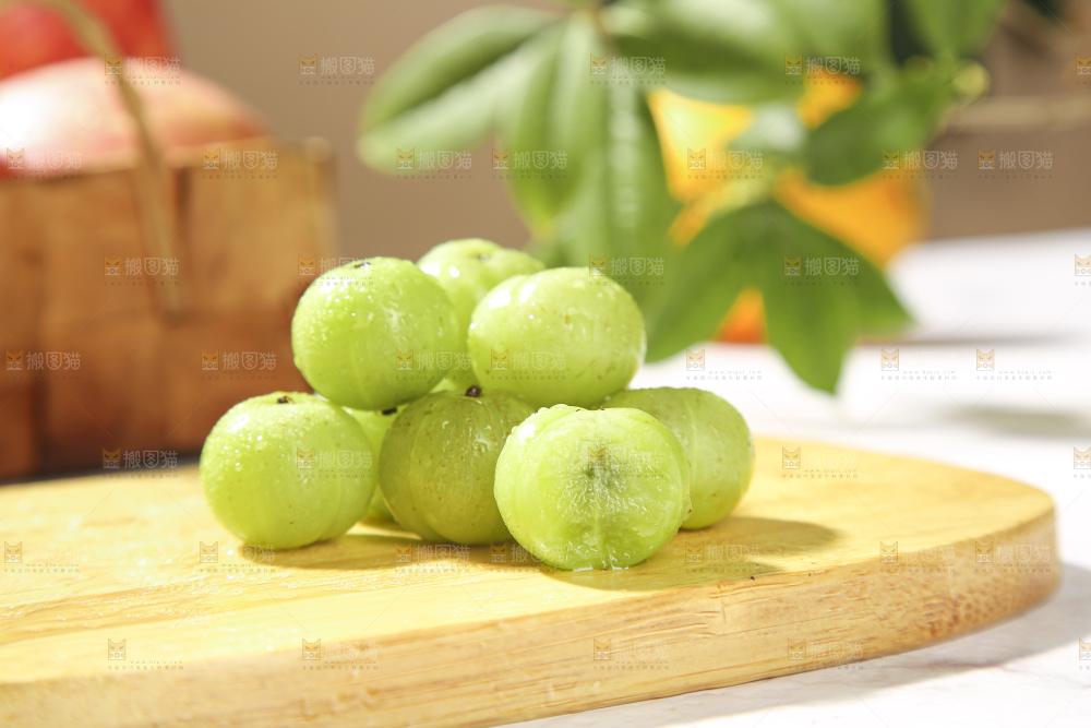 浅底上的油甘果