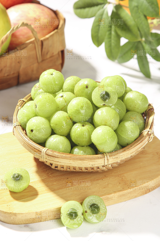 浅底上的油甘果