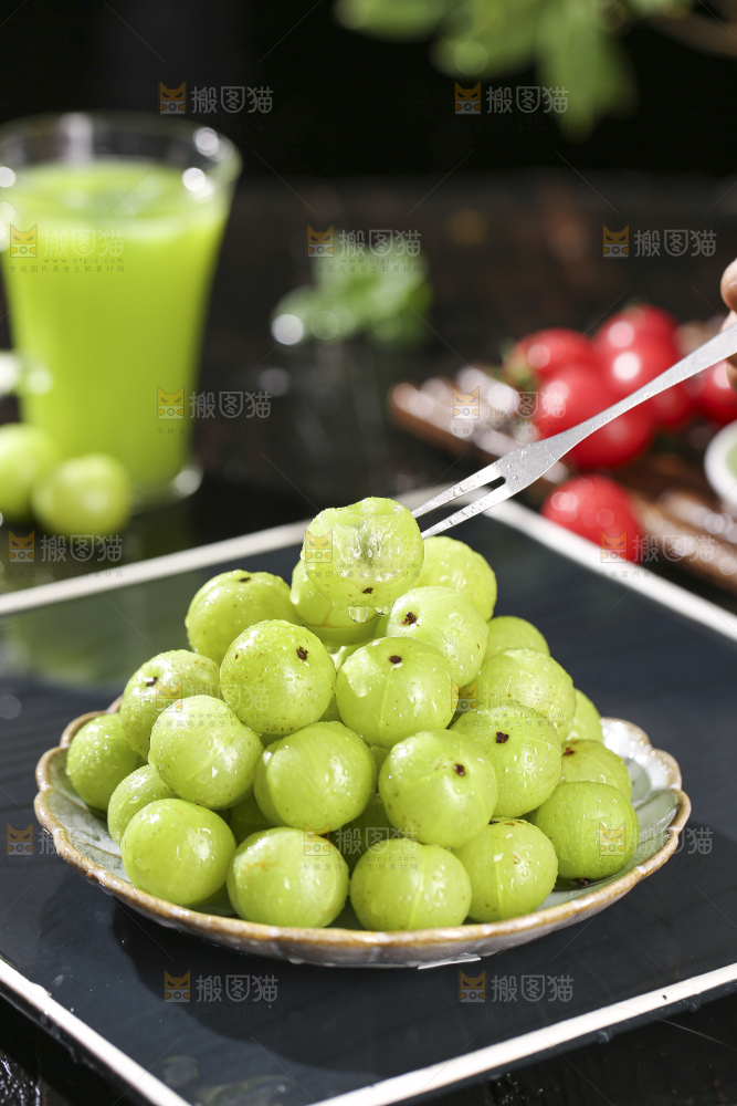 深底上的油甘果