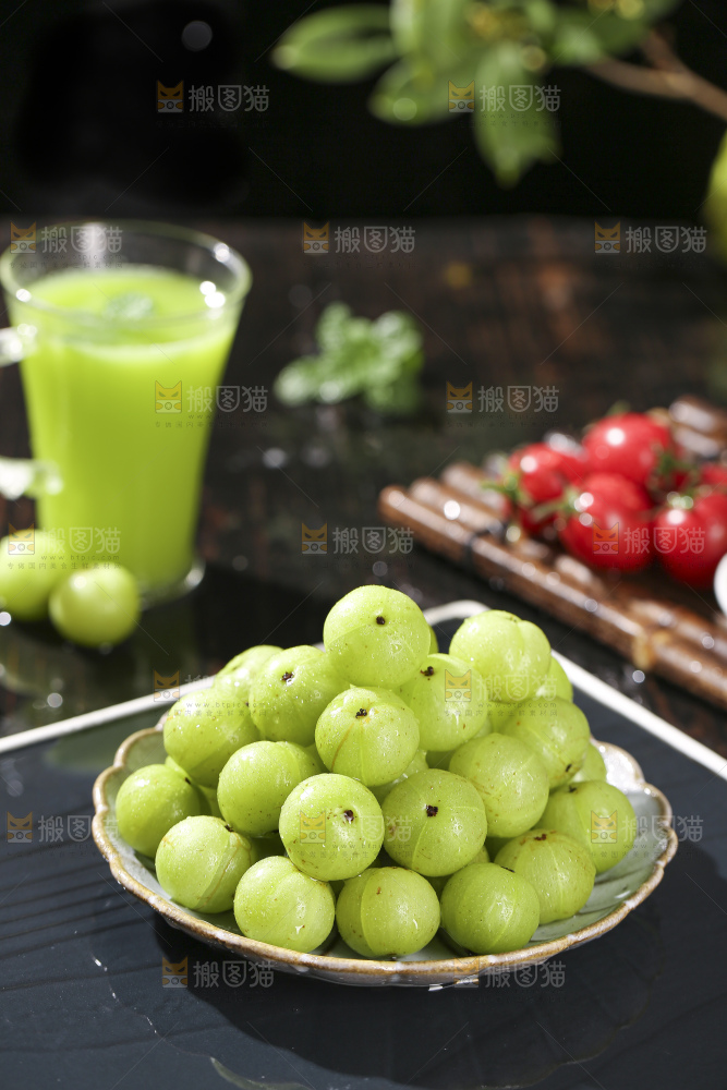 深底上的油甘果
