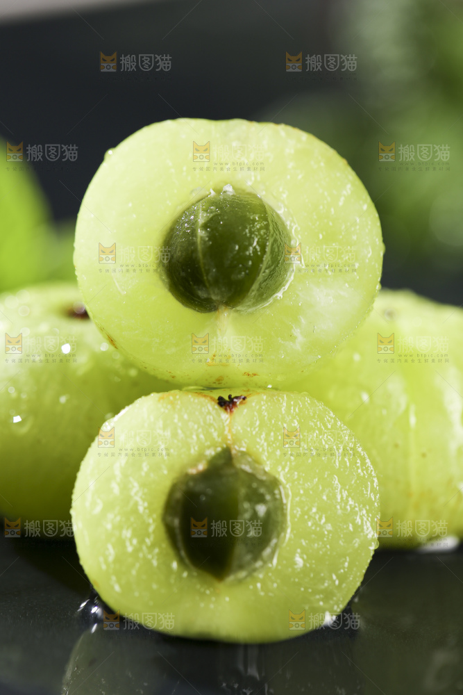 深底上的油甘果