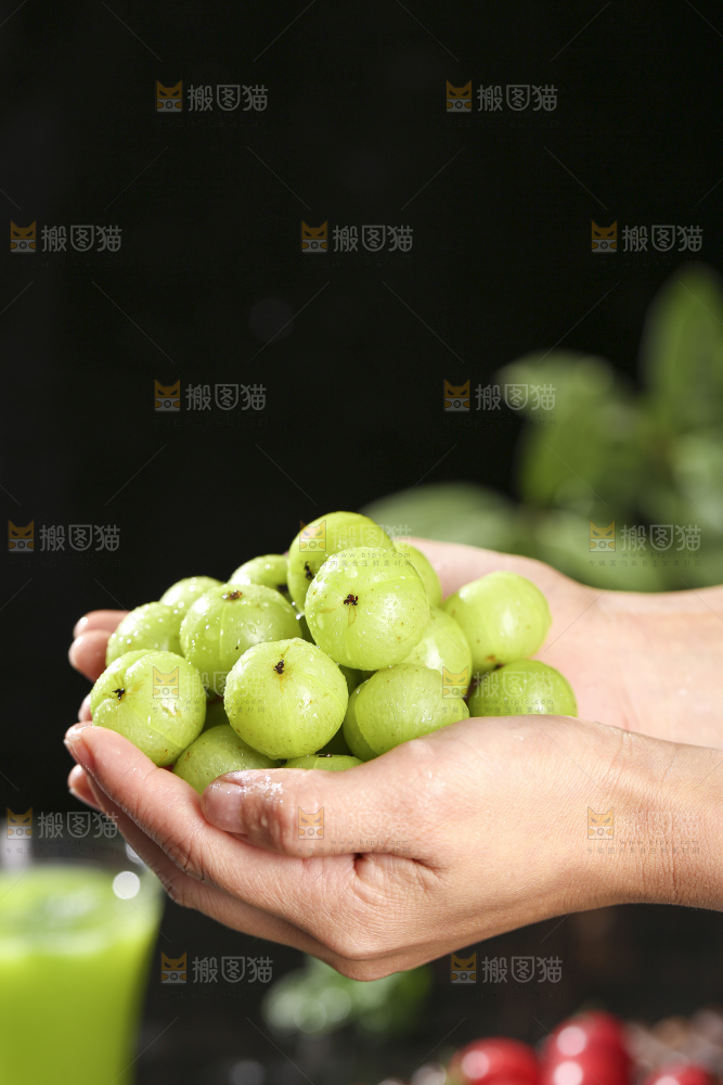 深底上的油甘果