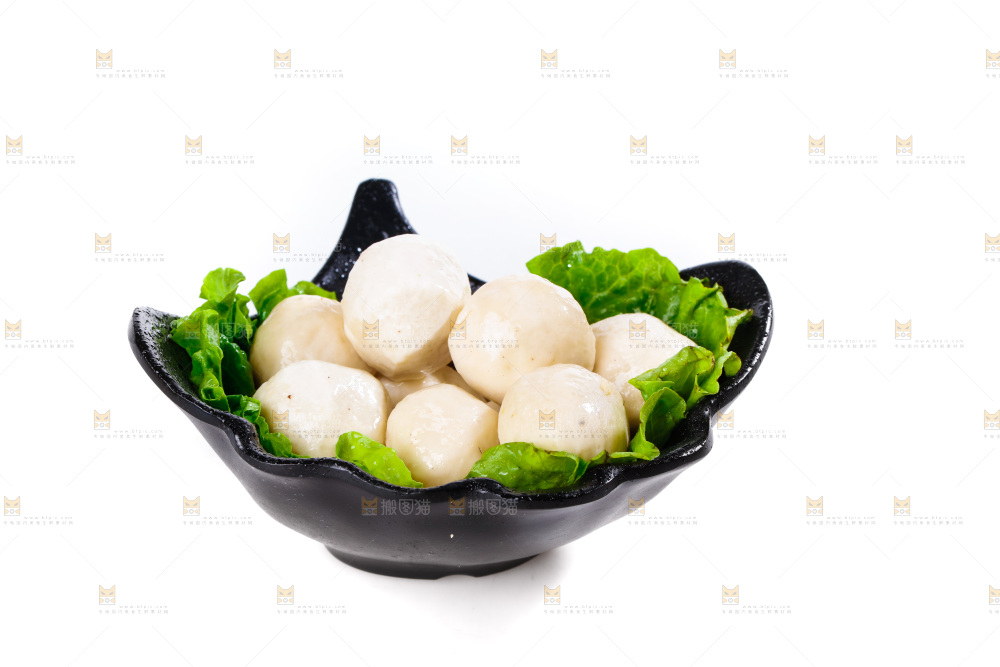 白底上的火锅丸子