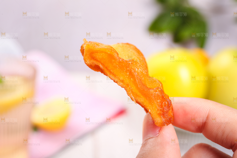 浅底上的苹果干