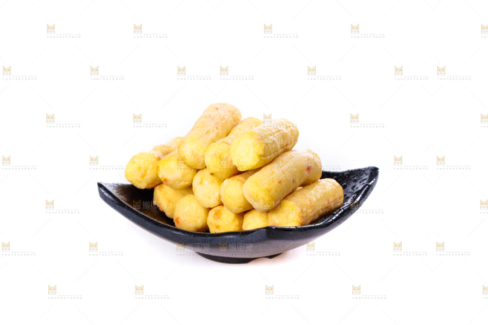 白底上的火锅丸子